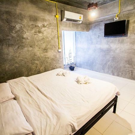 The Sky Loft Hotel Pathum Thani Buitenkant foto
