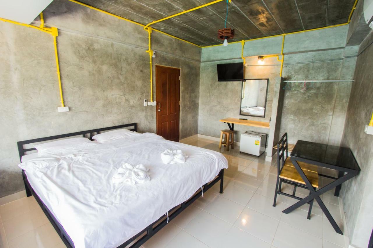 The Sky Loft Hotel Pathum Thani Buitenkant foto