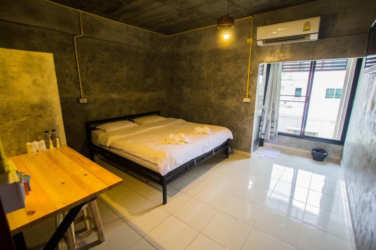 The Sky Loft Hotel Pathum Thani Buitenkant foto