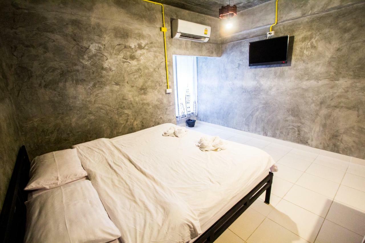 The Sky Loft Hotel Pathum Thani Buitenkant foto