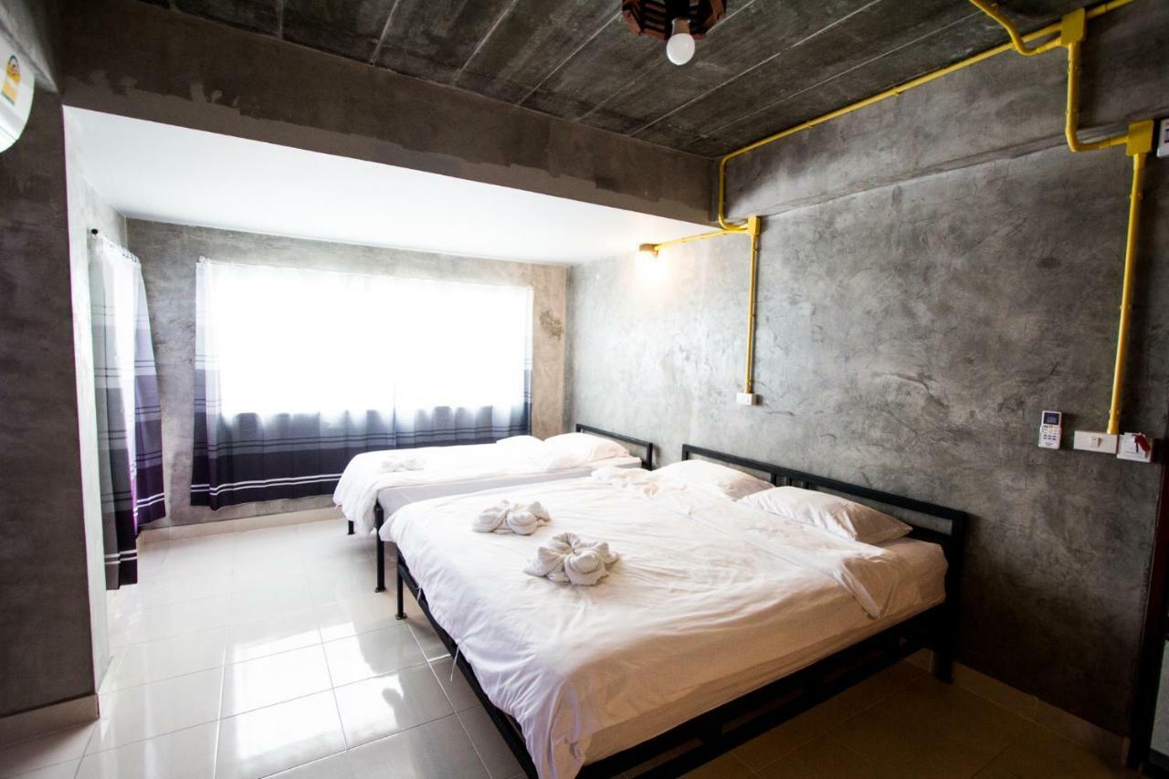 The Sky Loft Hotel Pathum Thani Buitenkant foto