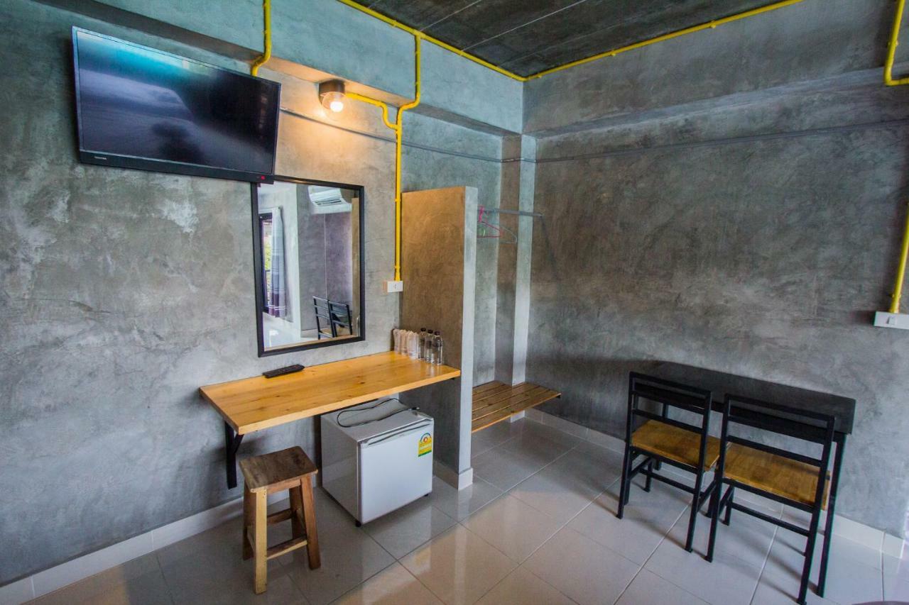 The Sky Loft Hotel Pathum Thani Buitenkant foto
