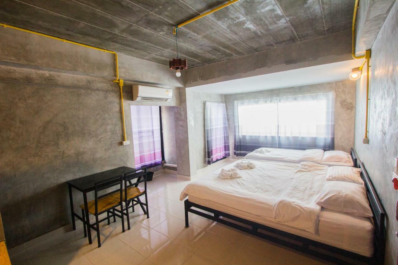 The Sky Loft Hotel Pathum Thani Buitenkant foto